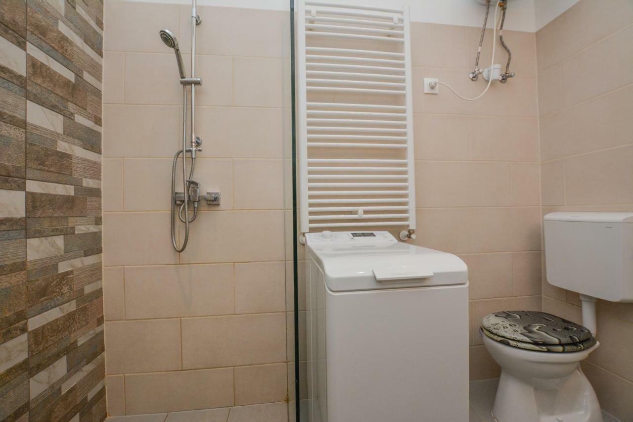 Timeless Apartment With Free Private Parking Budapest Exteriör bild