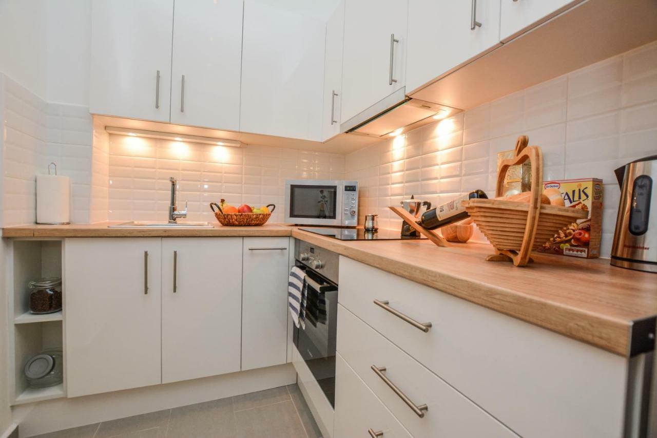 Timeless Apartment With Free Private Parking Budapest Exteriör bild