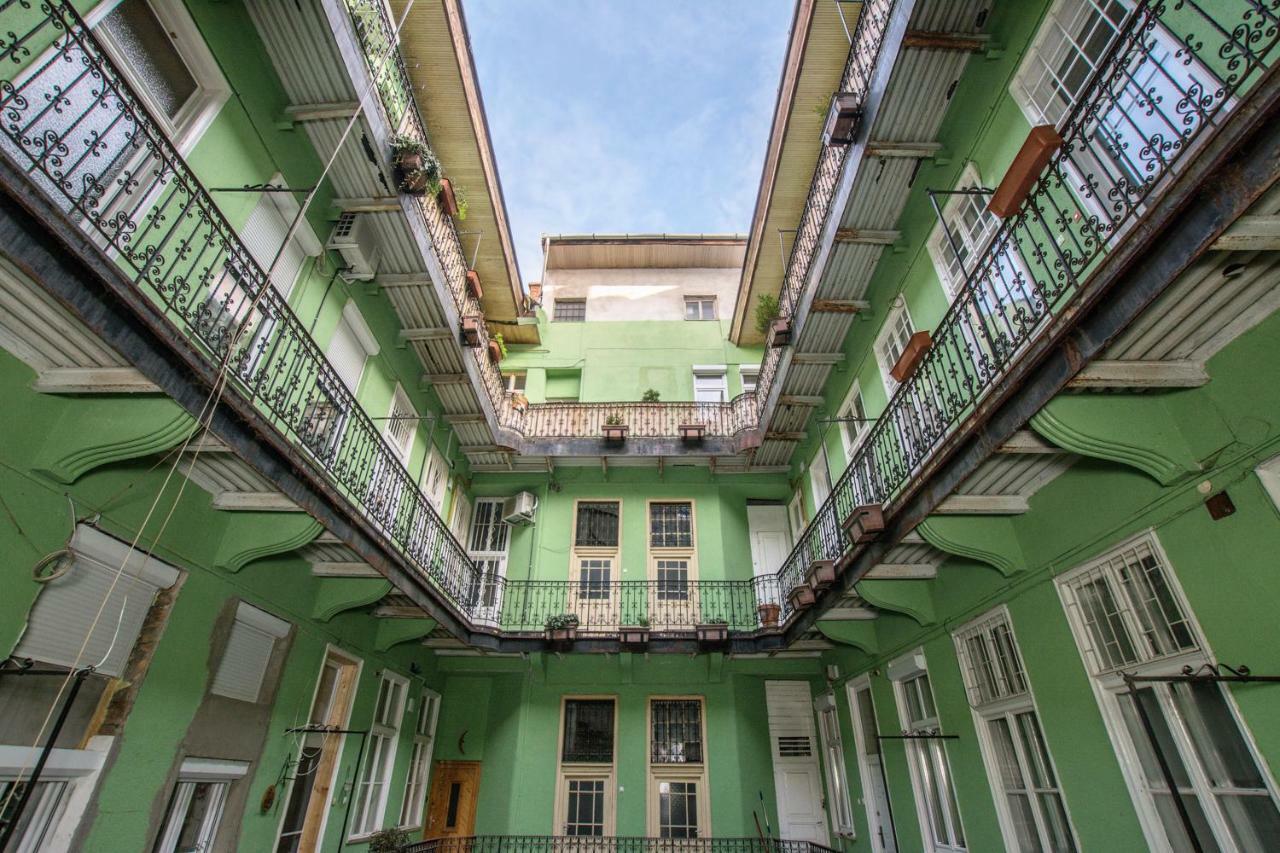 Timeless Apartment With Free Private Parking Budapest Exteriör bild