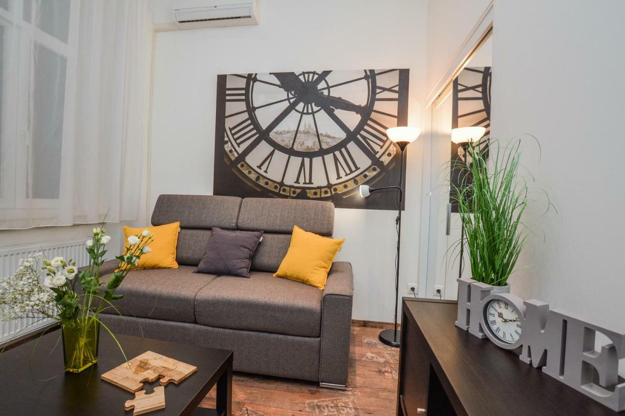 Timeless Apartment With Free Private Parking Budapest Exteriör bild