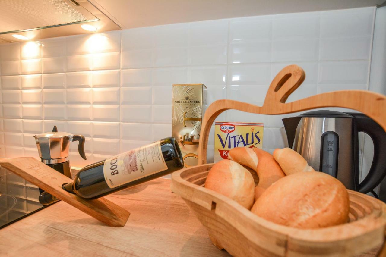 Timeless Apartment With Free Private Parking Budapest Exteriör bild